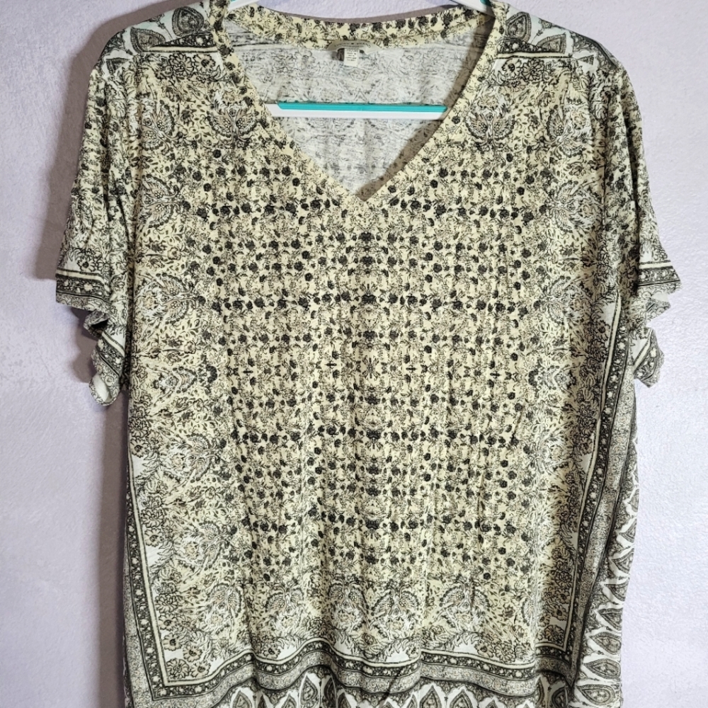 Lucky Brand Women's Short Sleeve V-Neck in 3X